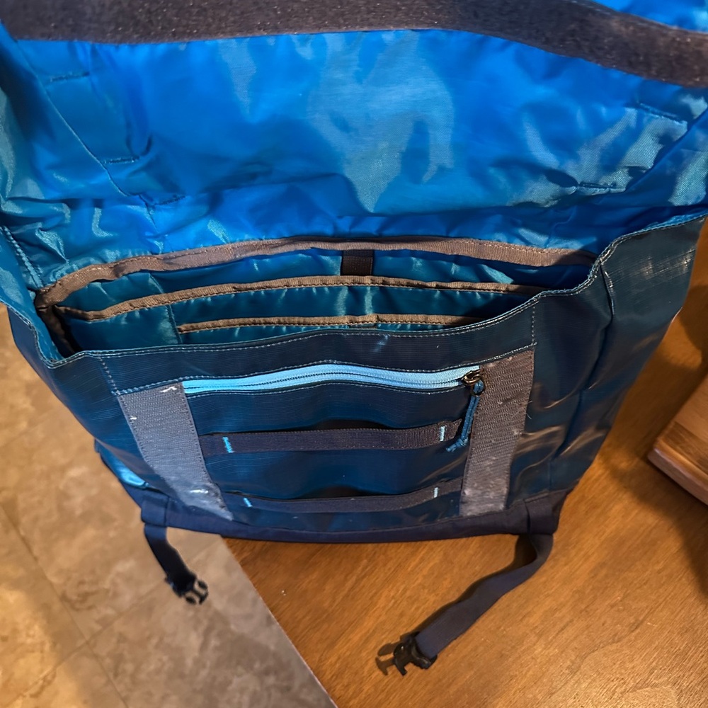 Patagonia Teal and Black Men's Messenger Bag - Picture 3 of 7